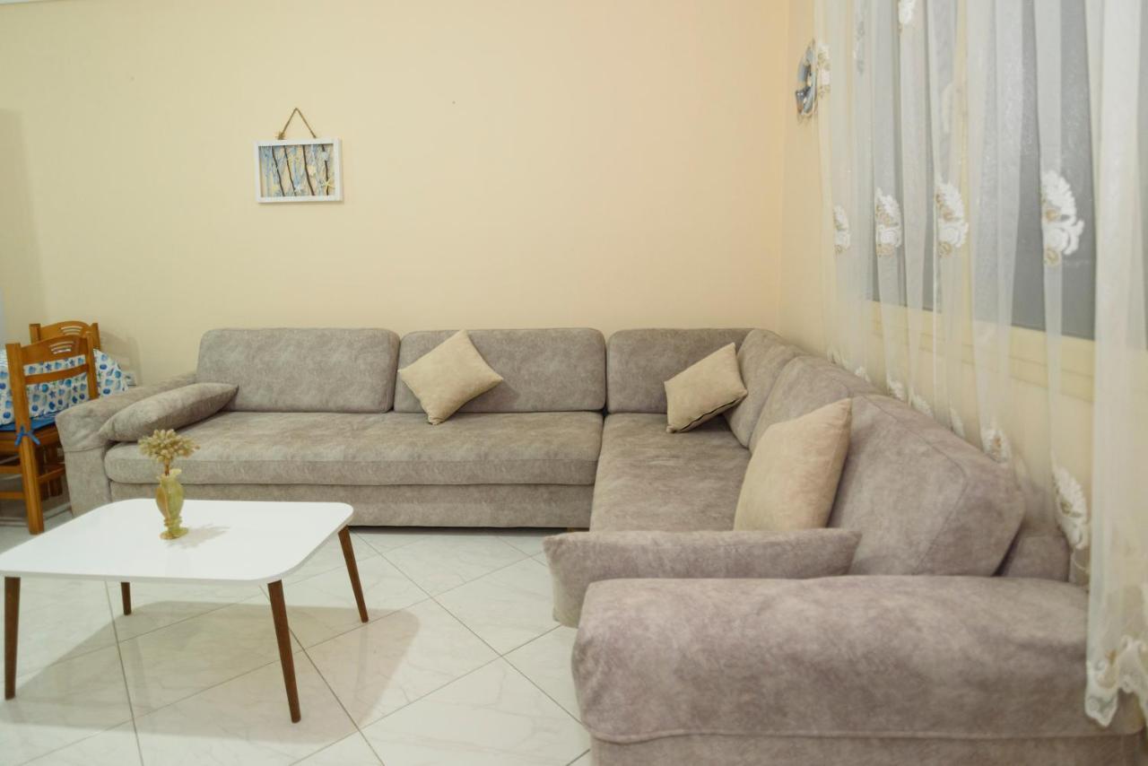 Dante Apartment